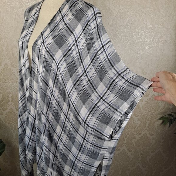 Loft Outlet Gray, White, Blue Plaid Open Front Kimono Duster Fringe One Size - Picture 5 of 11